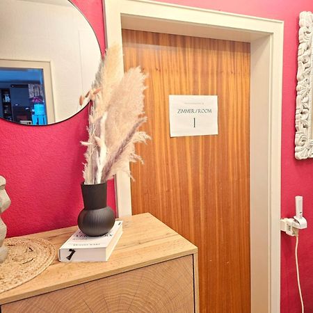 Doppelzimmer 1 I Geteiltes Bad & Kueche I Mit Dem Zug Nur 4 Min Bis Zum Hauptbahnhof 프라이부르크 임 브리스가우 외부 사진