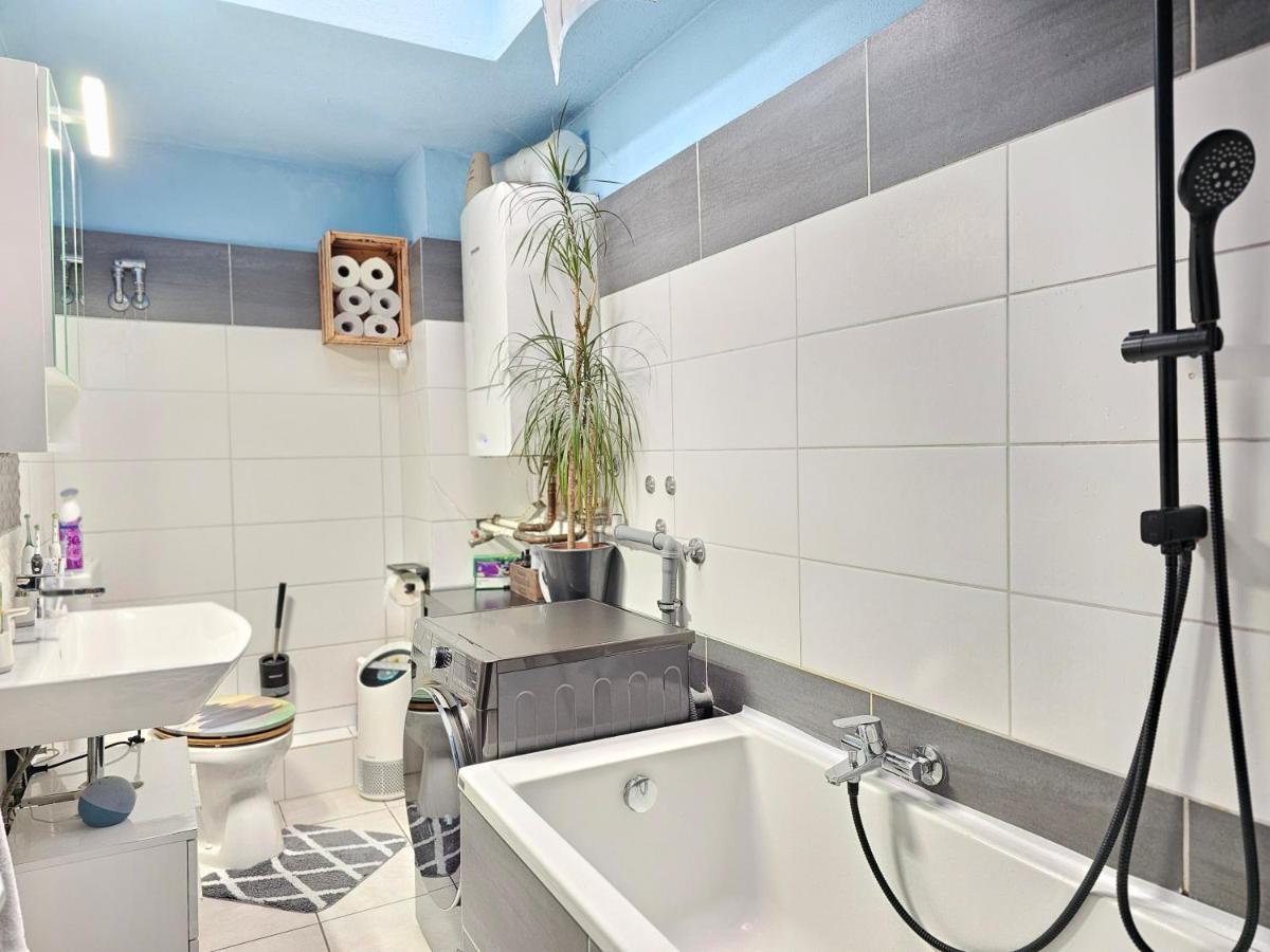 Doppelzimmer 1 I Geteiltes Bad & Kueche I Mit Dem Zug Nur 4 Min Bis Zum Hauptbahnhof 프라이부르크 임 브리스가우 외부 사진