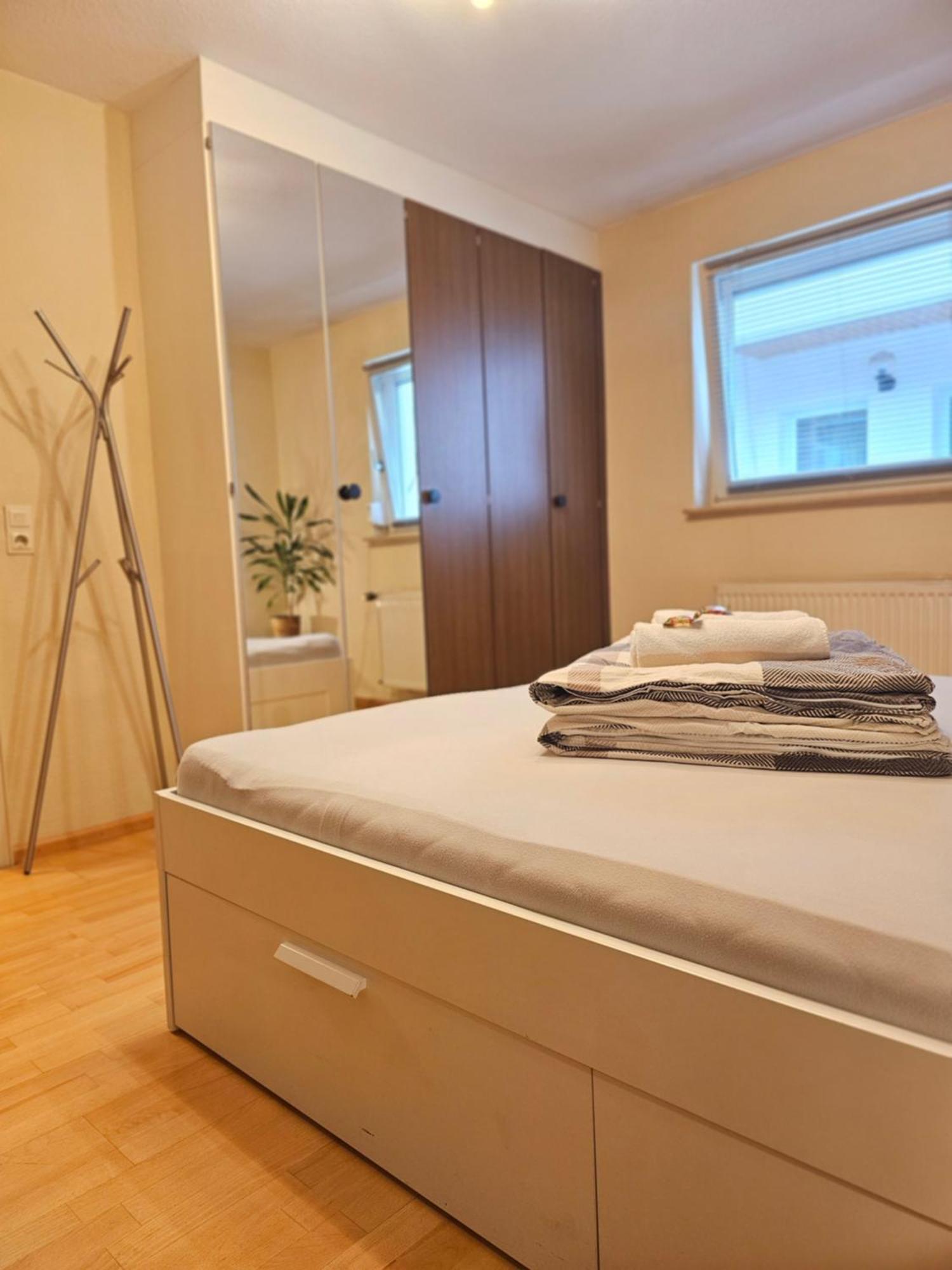 Doppelzimmer 1 I Geteiltes Bad & Kueche I Mit Dem Zug Nur 4 Min Bis Zum Hauptbahnhof 프라이부르크 임 브리스가우 외부 사진
