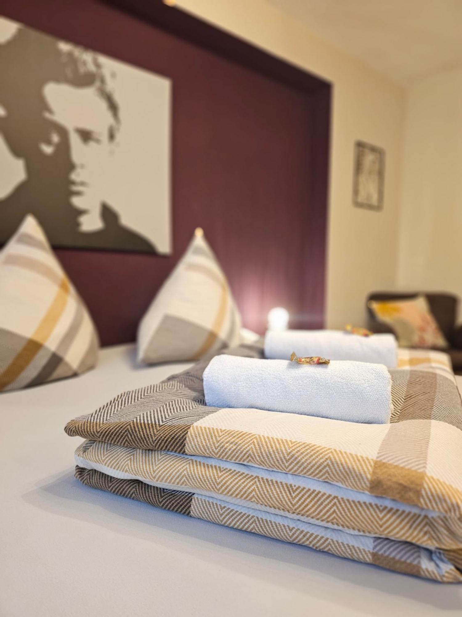 Doppelzimmer 1 I Geteiltes Bad & Kueche I Mit Dem Zug Nur 4 Min Bis Zum Hauptbahnhof 프라이부르크 임 브리스가우 외부 사진
