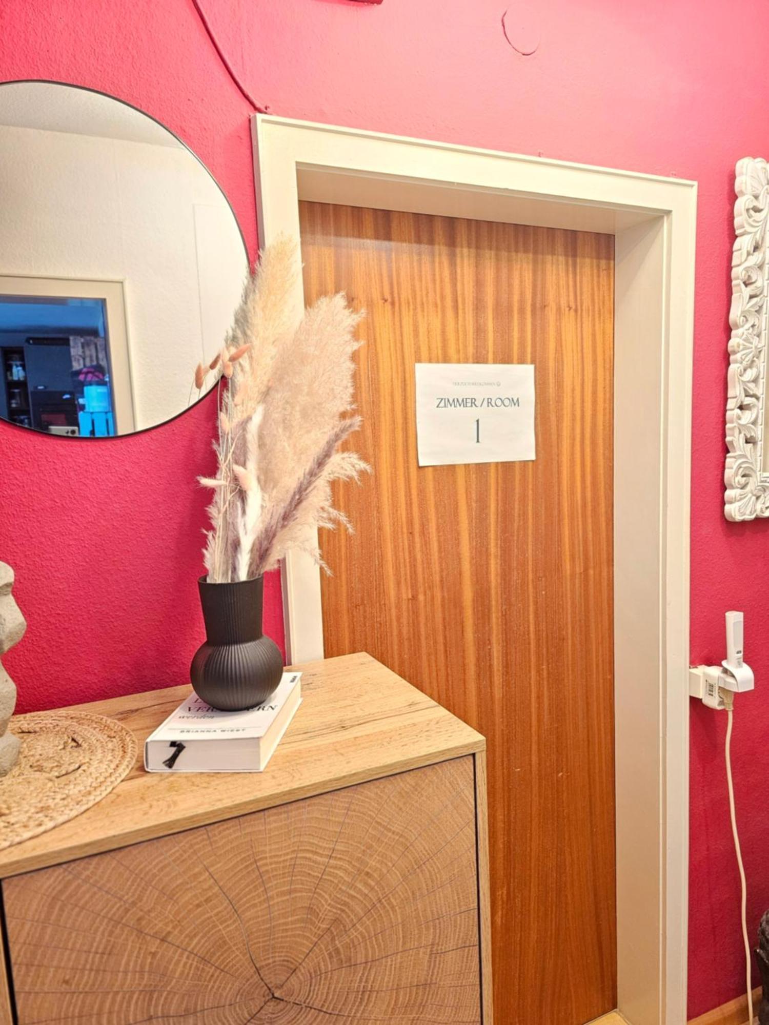 Doppelzimmer 1 I Geteiltes Bad & Kueche I Mit Dem Zug Nur 4 Min Bis Zum Hauptbahnhof 프라이부르크 임 브리스가우 외부 사진